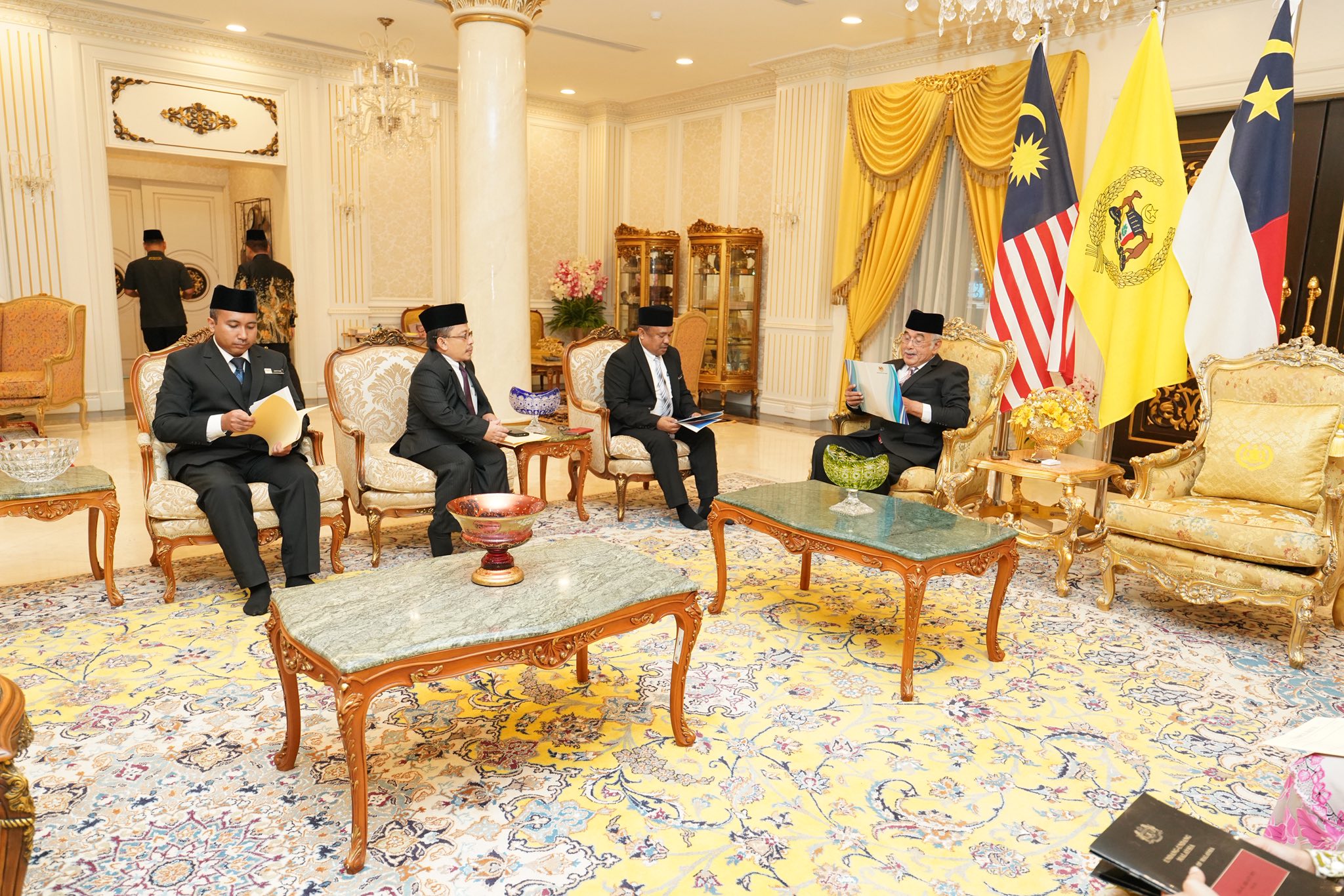 Kunjungan Hormat Jabatan Bantuan Guaman kepada TYT Tun Seri Setia Dr. Haji Mohd Ali bin Mohd Rustam,  Yang di-Pertua Negeri Melaka.